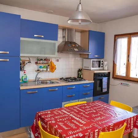 La Conca Apartment: A View On The Aqueduct Apartment