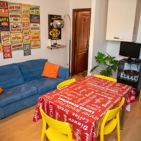 La Conca Apartment: A View On The Aqueduct Apartment