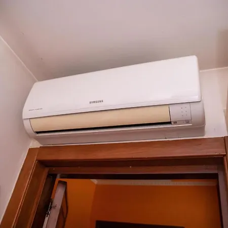La Conca Apartment: A View On The Aqueduct Apartment
