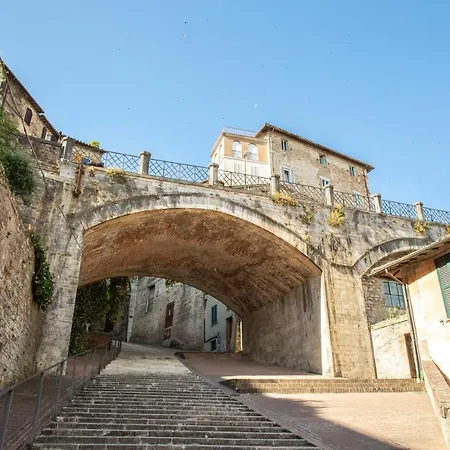 La Conca Apartment: A View On The Aqueduct Perugia