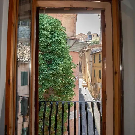 La Conca Apartment: A View On The Aqueduct Apartment Perugia